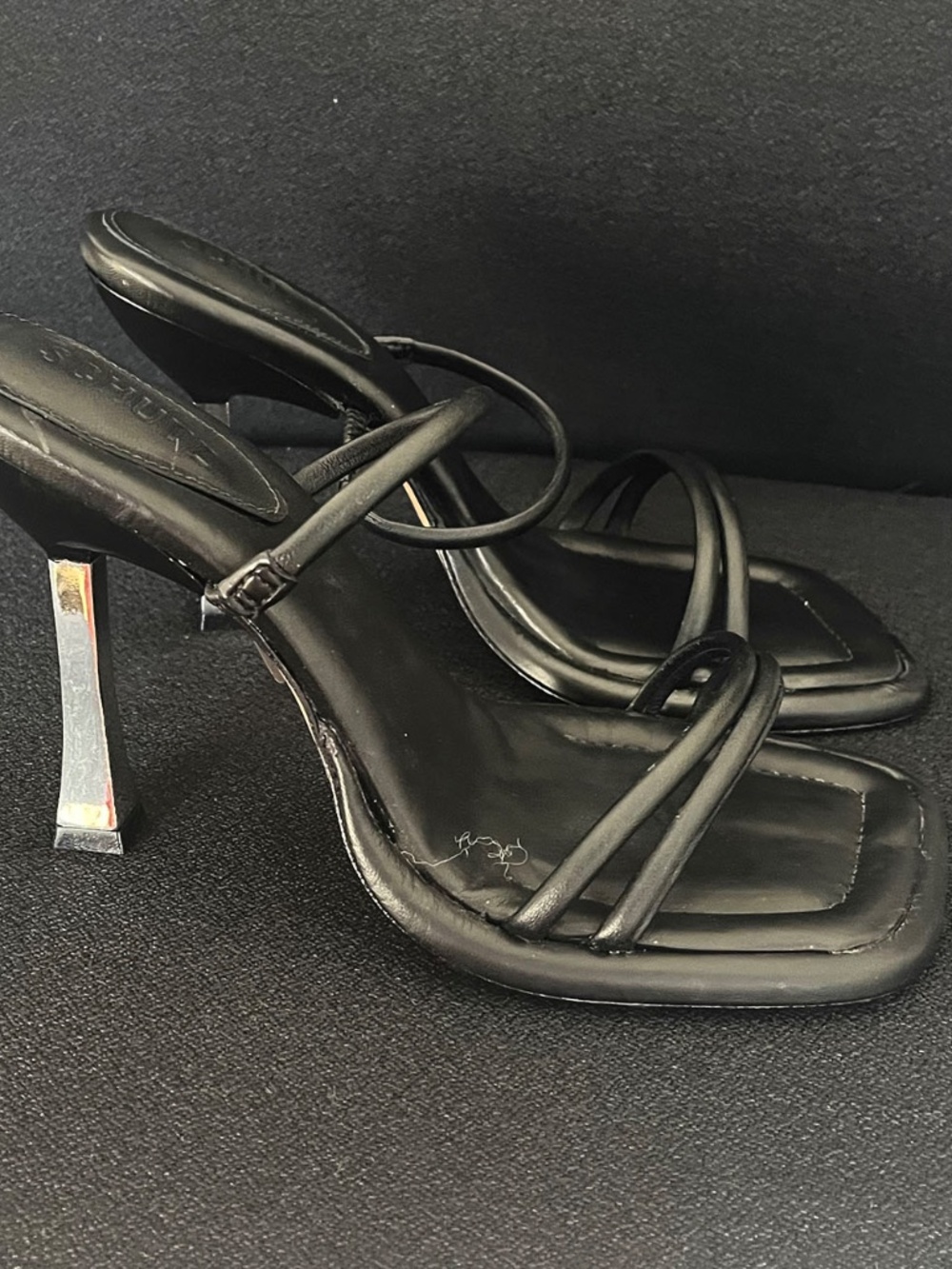 Schutz Women's "Agatha" Black Strappy Leather Square Toe Sandals Size: 8.5B - Picture 8 of 13